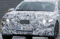 EQEは忘れてください…新生メルセデスベンツ『EクラスEQ』は伝統的セダンに回帰 画像