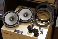 カロッツェリアFシリーズが7年半ぶり刷新！ 試聴で分かった“最短で効く”高音質化 画像