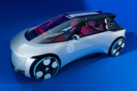 プジョー、次世代コンセプトカー『ポリゴン』の写真公開…全貌は11月12日発表へ 画像