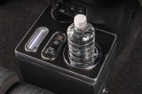 新型ダイハツ『ムーヴ』専用LEDコンソールボックスが発売、純正のようなフィット感 画像