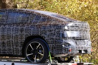 激変！ クーペシルエットで登場、BMW『X4』後継モデルを初めて捕捉 画像