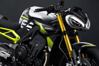 トライアンフ『スピードトリプル』にサーキット志向の新型「RX」登場、日本限定95台「Moto2エディション」も 画像