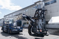 人機一体と竹中土木、鋼製ブラケット取付ロボットの実証試作機を2025国際ロボット展で初公開予定 画像