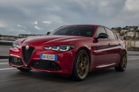 アルファロメオ『ジュリア』と『ステルヴィオ』、合計85台の限定車「INTENSA」登場…750万円から 画像