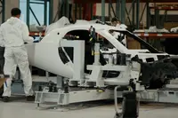 米EVアプテラ、ソーラーパネル搭載3輪EV量産化へ…車両組立ライン公開 画像