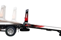 古河ユニック、車載専用型ユニックキャリア2機種を刷新…乗り込み角度3度を実現 画像