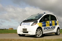 三菱 i‐MiEV パトカー、イギリス警察に配備 画像