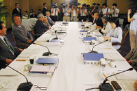 どうなる高速道路---明日の天王山へ向けて民営化委が最終調整 画像