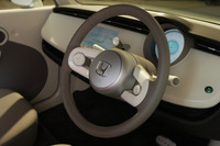 【東京モーターショー09】ホンダ EV-N のまじめな遊び心 画像