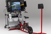 ホンダ、自転車シミュレーター発売…増加する死亡事故対策 画像
