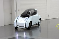 【東京モーターショー09】日産 ランドグライダー は動くフェンダーが特徴 画像