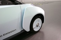 【東京モーターショー09】“ロバイオテックデザイン”…日産 ランドグライダー 画像
