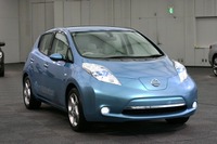 【東京モーターショー09】日産リーフ…波のようなキャラクターライン 画像