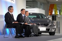 【トヨタ マークX 新型発表】豊田社長、選ぶなら「私はスポーツ」 画像