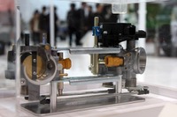 【東京モーターショー09】スズキ グラディウス400ABS はライポジのチェック可 画像