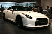 【東京モーターショー09】日産 GT-R 2010年モデルはUSB端子つき 画像