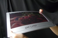ブリヂストン、電子ペーパー端末と超薄型オールフレキシブル電子ペーパー端末を開発 画像