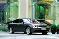 これがフラッグシップだ!! ---BMW『760Li』の技術、装備、そして価格に驚く 画像