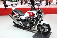 【東京モーターショー09】ホンダ、シリーズ最高峰 CB1300 を3仕様出品 画像