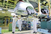 自動車生産、2年ぶりにマイナス…09年度上半期 画像