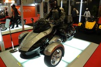 【東京モーターショー09】雪上車、水上バイクのBRPがトライクでオンロード参入 画像