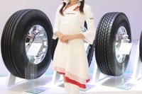 【東京モーターショー09ライブラリー】コンパニオン…ブリヂストンその3 画像