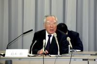スズキの鈴木会長「いま一番重要な問題はオートバイ」 画像