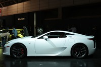 【東京モーターショー09】レクサス LFA…カーボンの造形を極める 画像