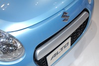 【東京モーターショー09】スズキ アルト、フロントデザインで駆け引き 画像