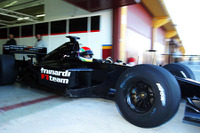 ミナルディ、F3000用タイヤでテスト 画像