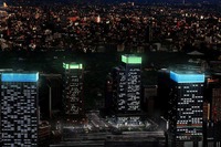 【クリスマス】超高層ビル4棟がキャンドルに 画像
