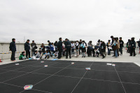 ［写真蔵］7×5m、小学生35名が高速道路に絵を描く 画像