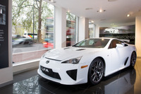 レクサス LFA 英国上陸…欧州では2010年春受注開始 画像