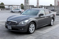 【日産 フーガ 新型発表】今 クラウン に乗っている人へ 画像