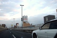 都心の道路からネオンが消えた 画像