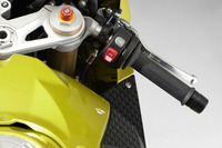 BMW S1000RR 発表---ボタン1つでエンジン特性曲線を選択 画像