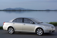 【ジュネーブショー2003出品車】トヨタ、欧州戦略車『アベンシス』を日本投入 画像