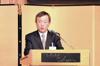 2010年の国内需要、四輪車薄曇り、二輪車は雨 画像