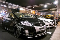 【東京オートサロン10】大人味のプリウス…DAMD 画像
