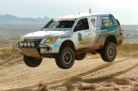 レクサス LX570、2010年も世界一過酷な砂漠レースに参戦 画像