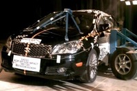 【NHTSA】スズキ キザシ、衝突安全テストで最高評価 画像
