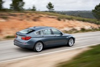 BMW グランツーリスモ 購入者にペット保険を無償提供 画像