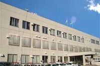 黙秘する女…検問突破、信号無視、出会い頭衝突 画像