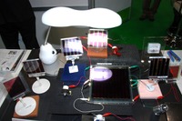 【ナノテク10】5年後には衣服でも発電できる 有機薄膜太陽電池 画像