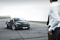 プジョー、アマチュア向けゴルフカップ開催 RCZ 導入記念 画像