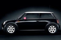 桜の咲く期間限定 MINIの特別仕様車 画像