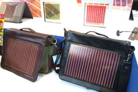 【FC EXPO10】サンシェードで発電、充電?! 画像