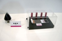 【FC EXPO10】三菱化学、次世代の高電圧リチウム電池を展示 画像