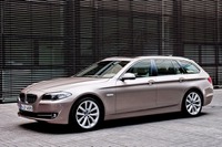 BMW 5シリーズ  新型にツーリング発表…スポーツワゴンの新基準 画像