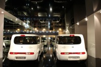 【ジュネーブモーターショー10】ヨーロッパならでは? 日産の特設ステージ 画像